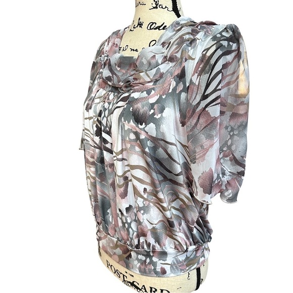 Silky Soft Blouse with Round Neckline Size 48 Fits M - Picture 2 of 5